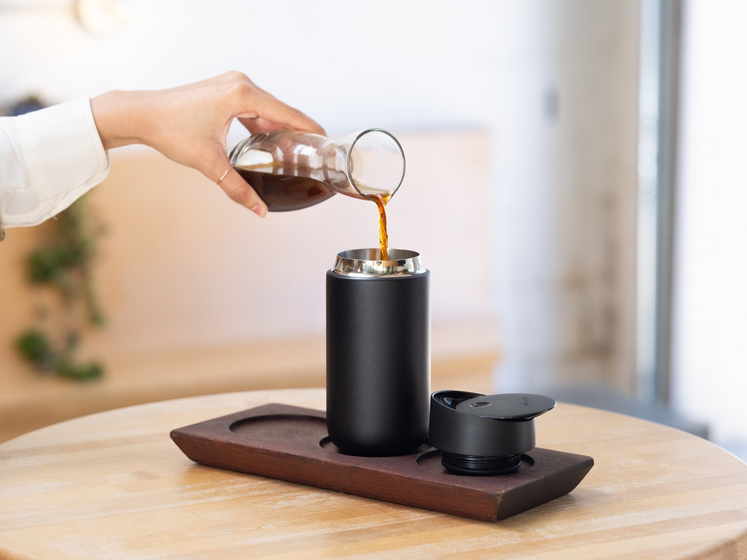 Fellow Thermobecher Carter Move Mug mit Slide-Lock Funktion, Kaffeebecher (Matte Black,354ml) - Coffee Annan 